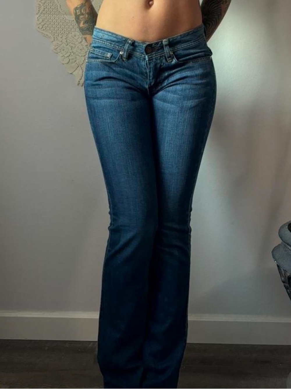 American Eagle Outfitters super stretch vintage low rise Y2k Aritst flare jeans
